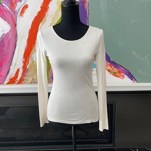 Off white beautiful lace detail shirt